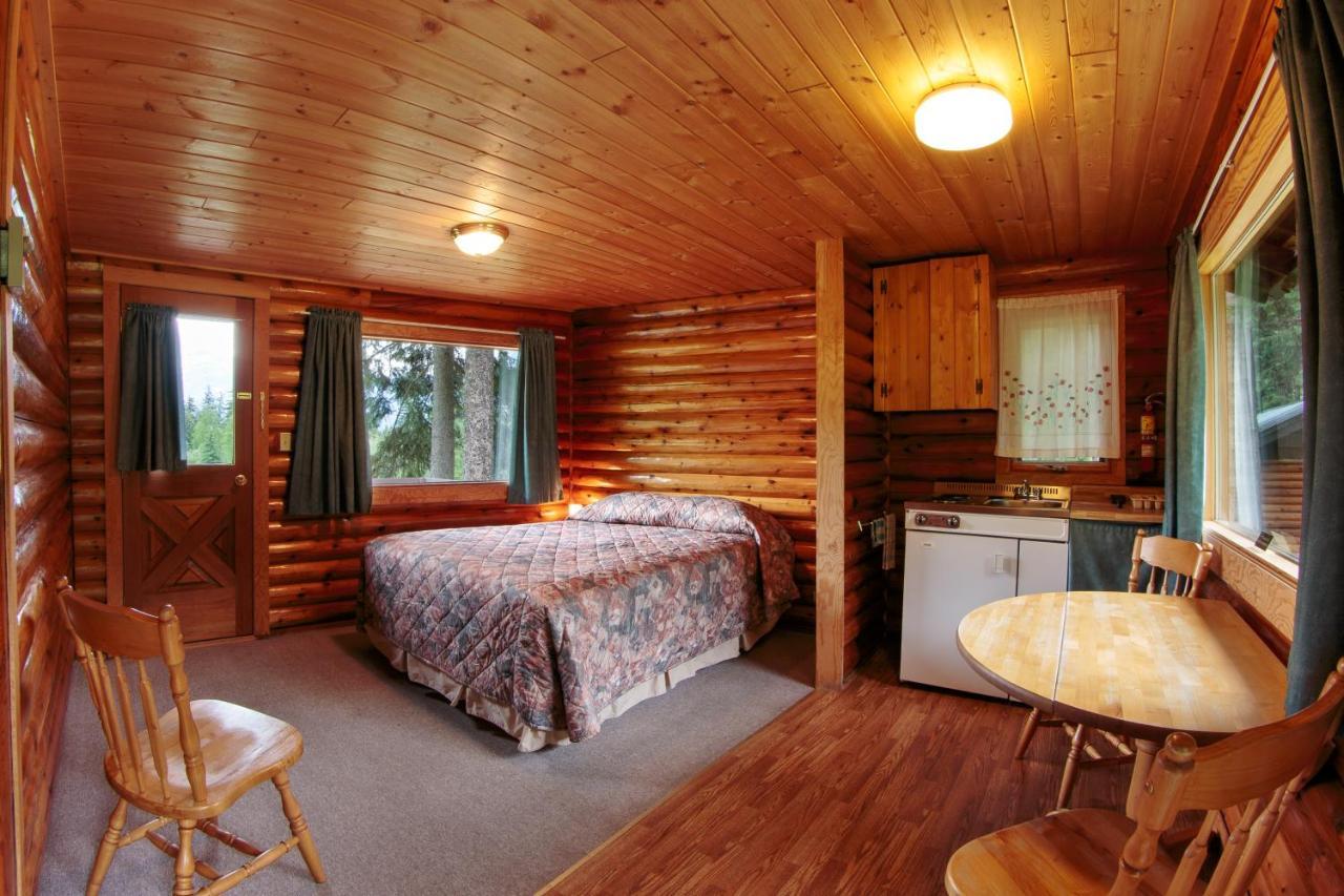Mount Robson Lodge Exterior photo